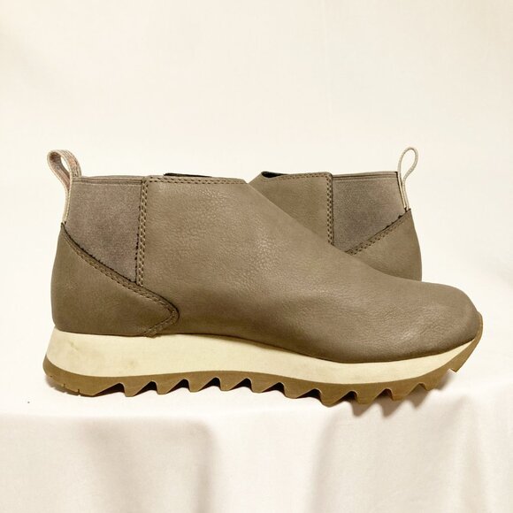 Merrell Alpine Chelsea Ankle Boot Vegan Leather Size 8.5 - Picture 4 of 7